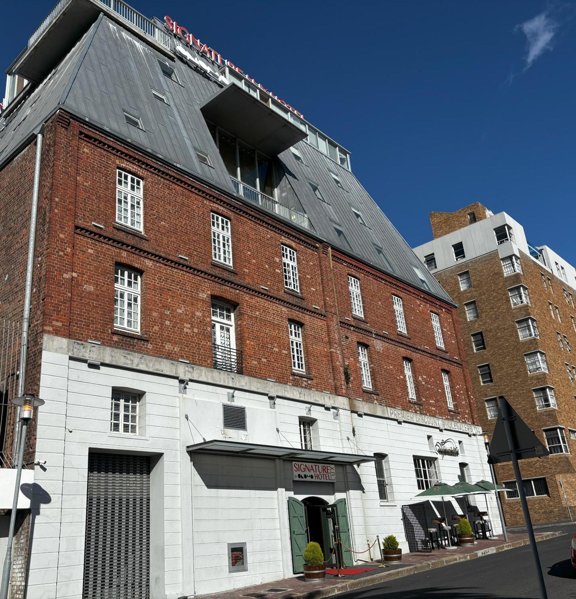 Onomo Waterfront 3*